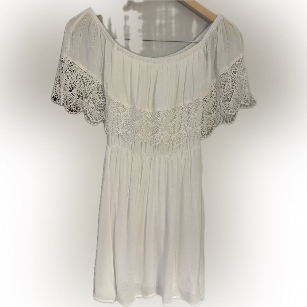 Lace Off-Shoulder Dress - Perfect for Vacation